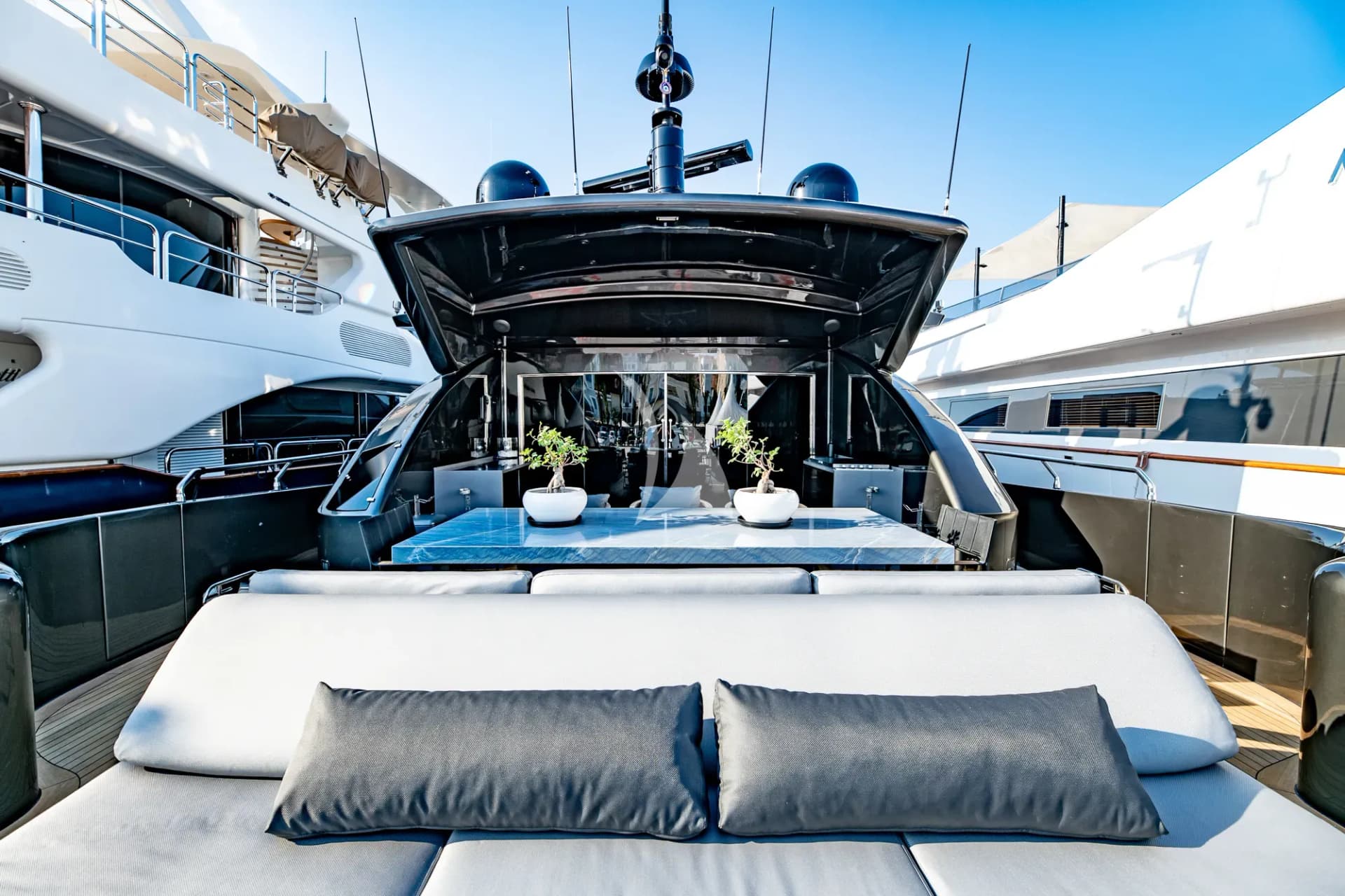 EVA – Exterior