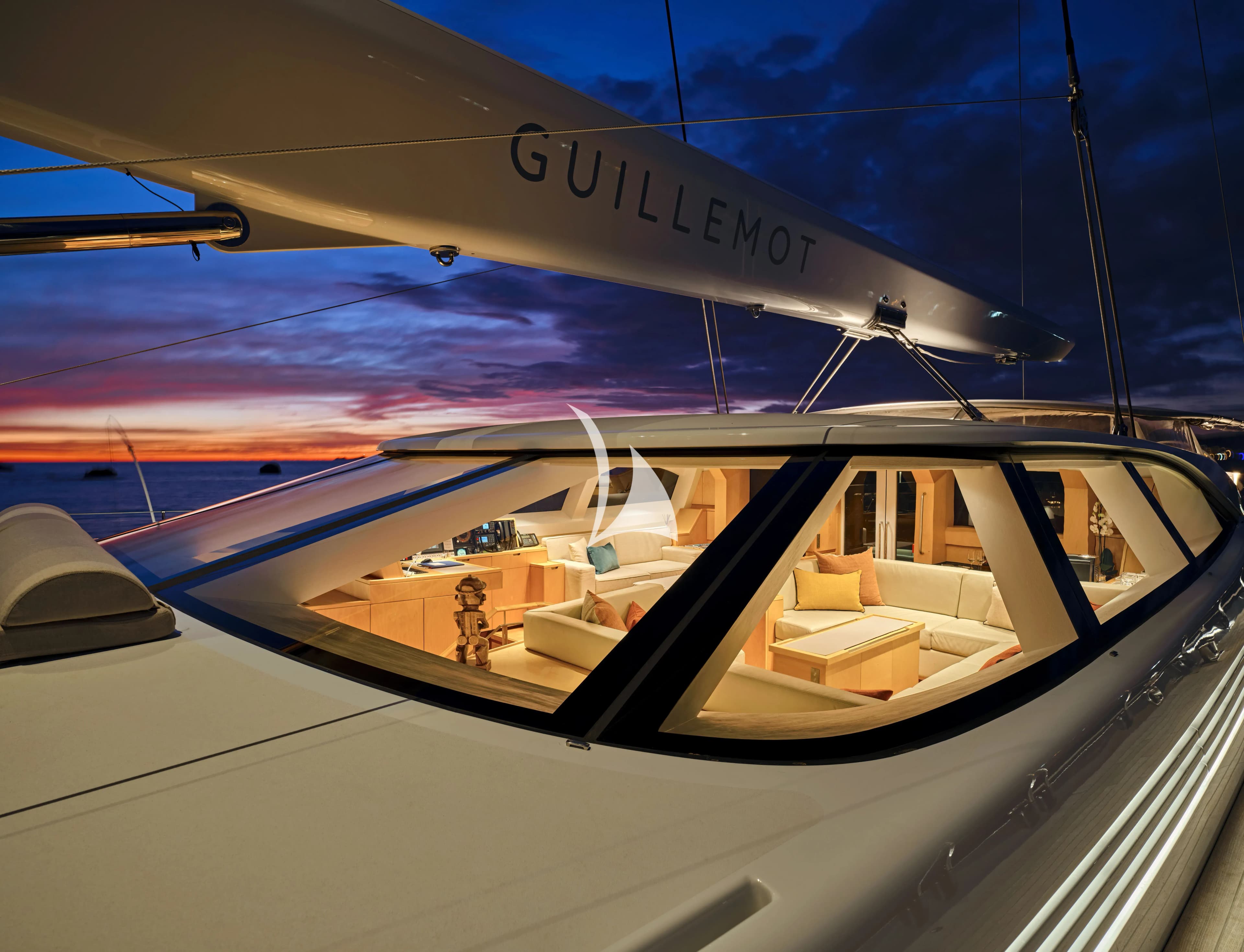 GUILLEMOT – Exterior