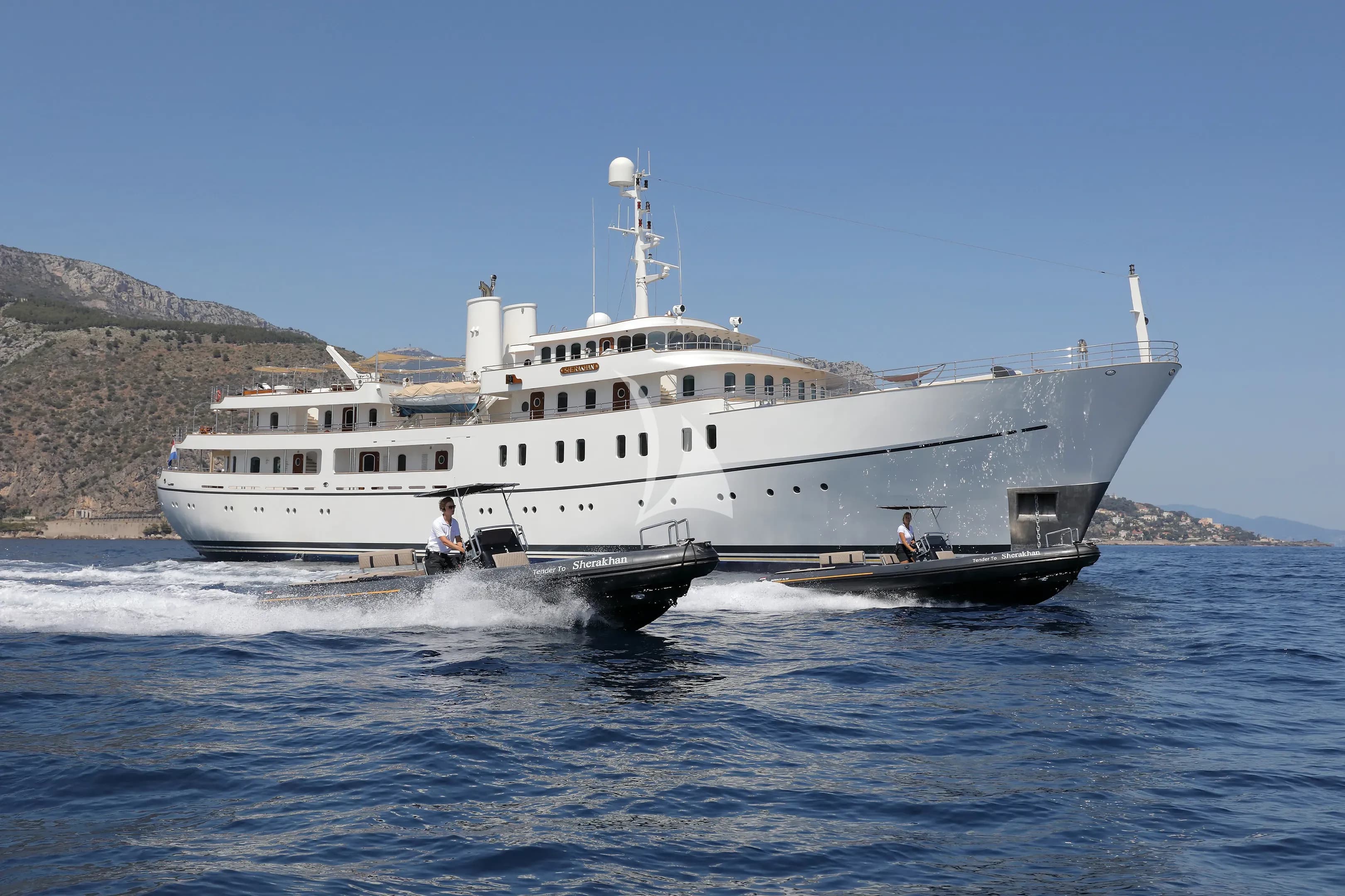 SHERAKHAN – Exterior