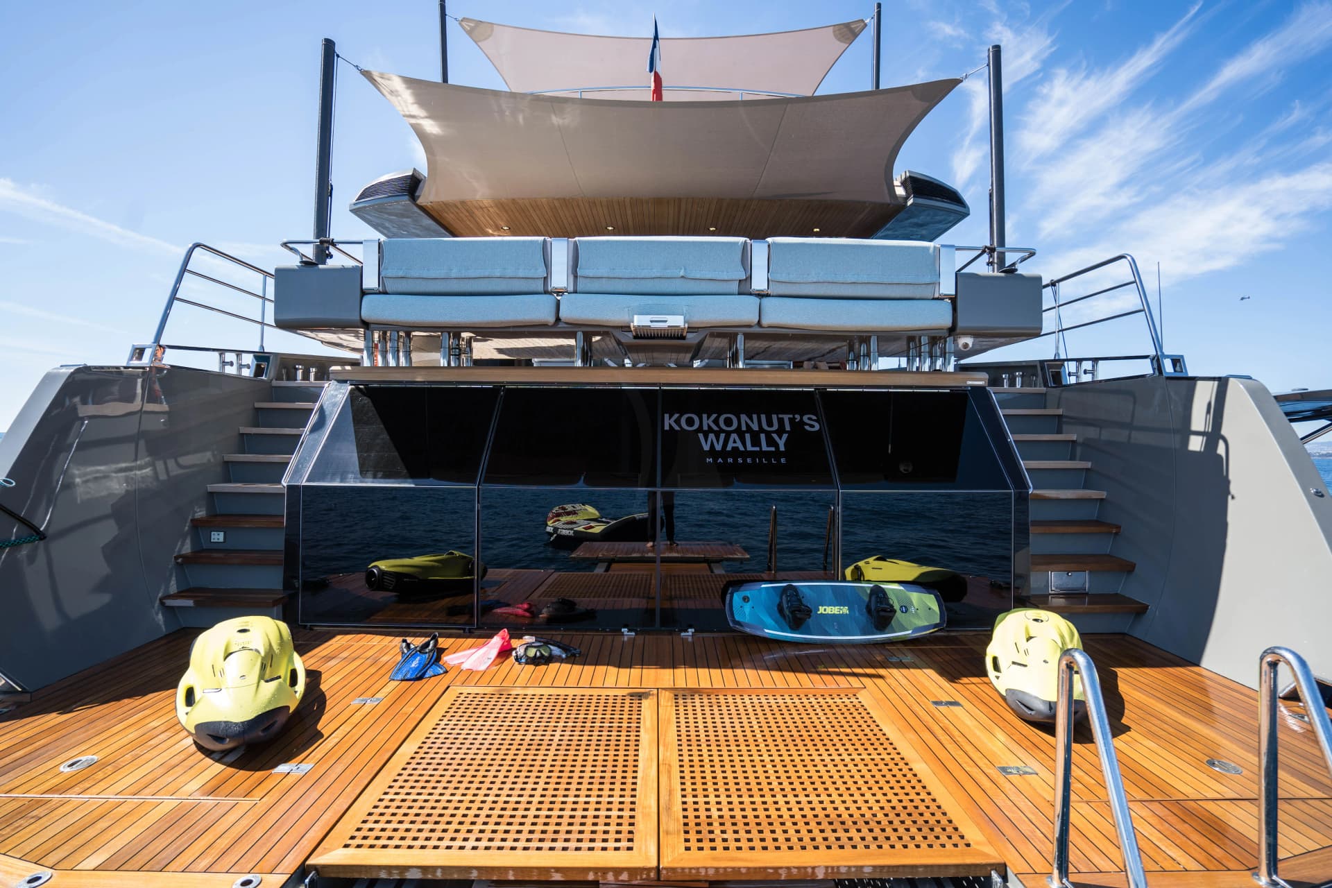 Kokonut's Wally – Exterior