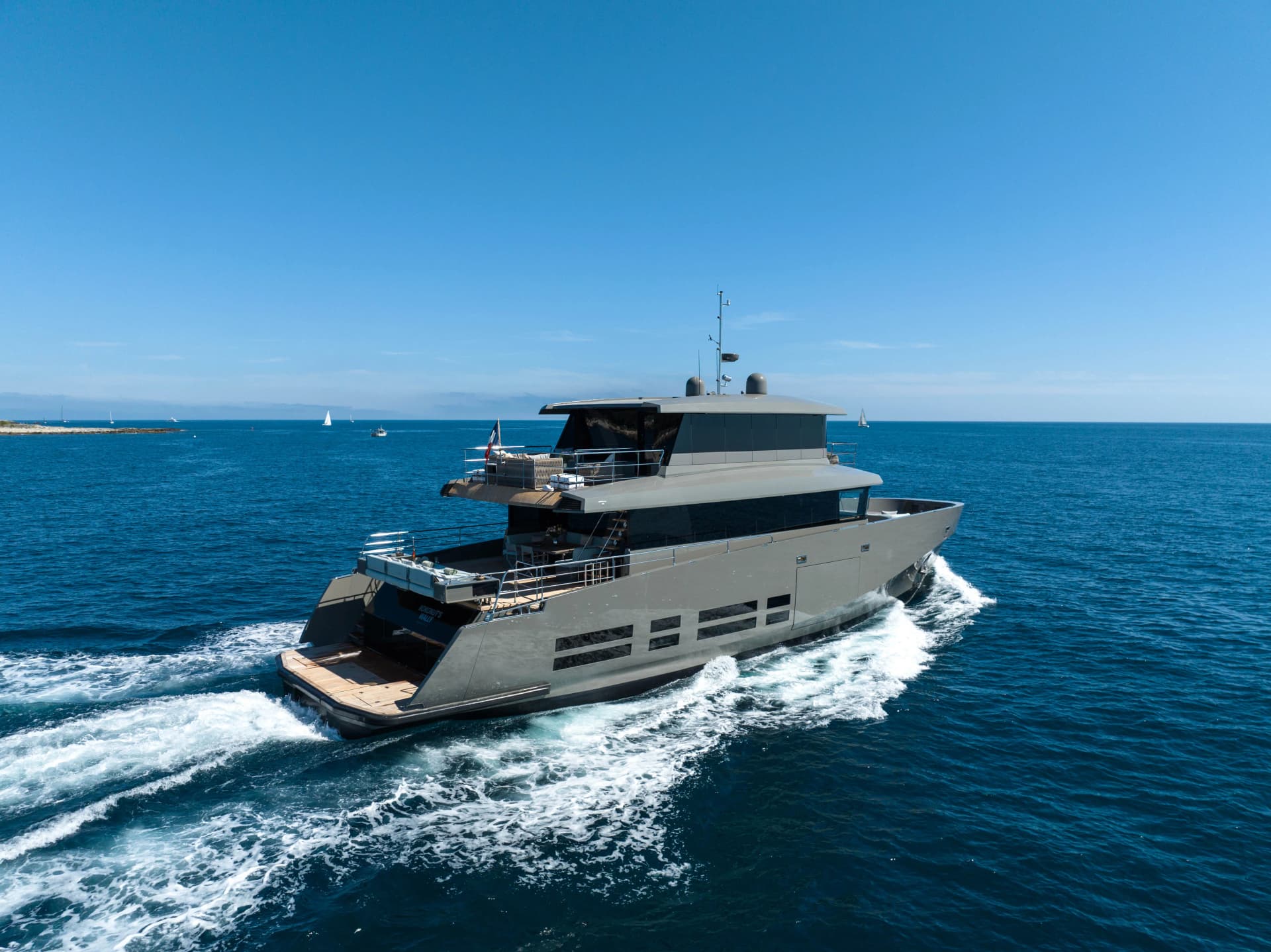 Kokonut's Wally – Exterior