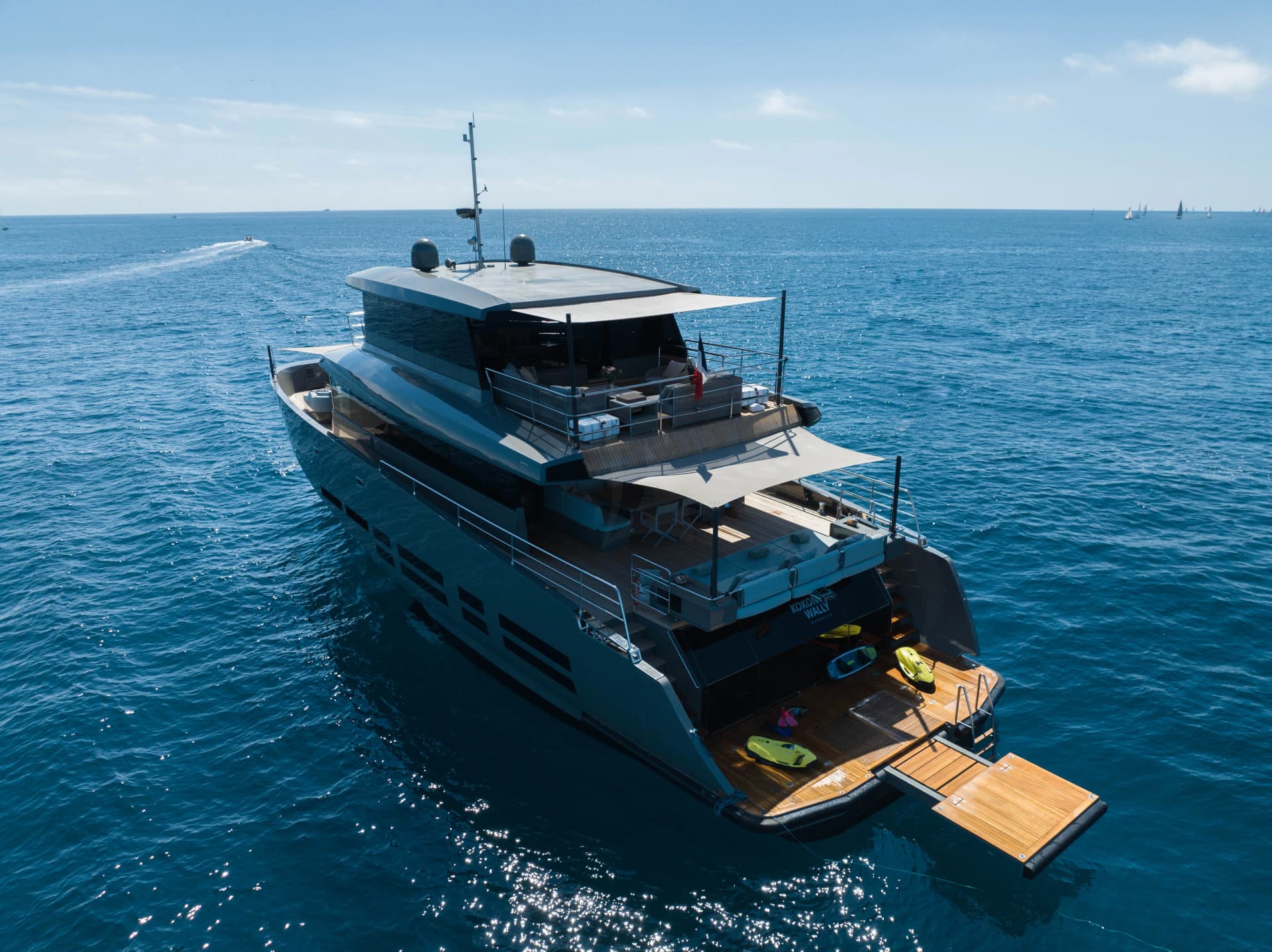 Kokonut's Wally – Exterior