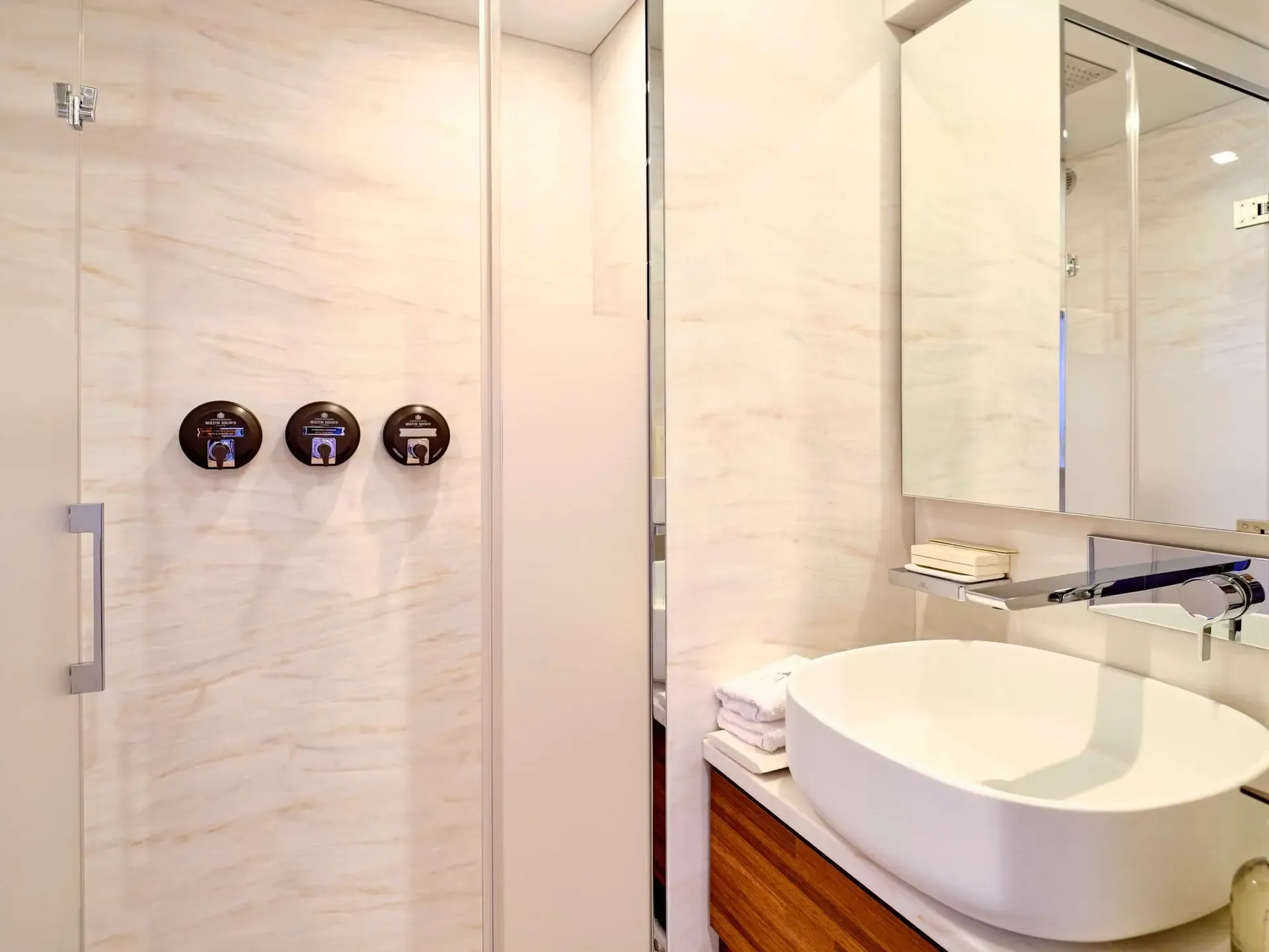 Fountaine Pajot Thira 80 | New model