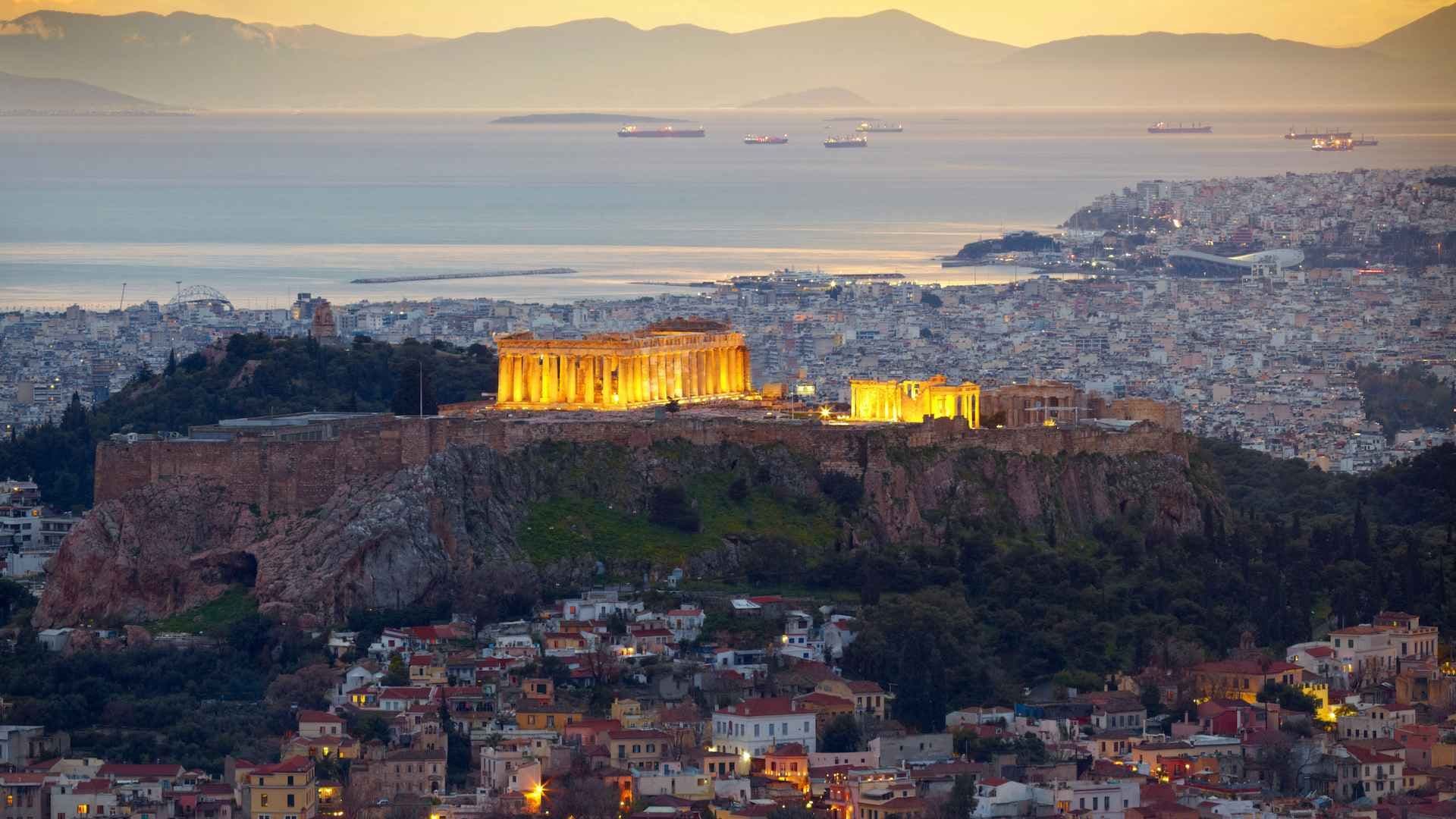 athens-parthenon-lit-up-at-night