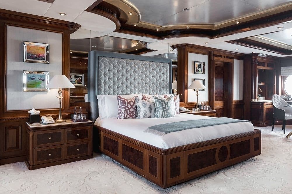 titania-interior-cabin