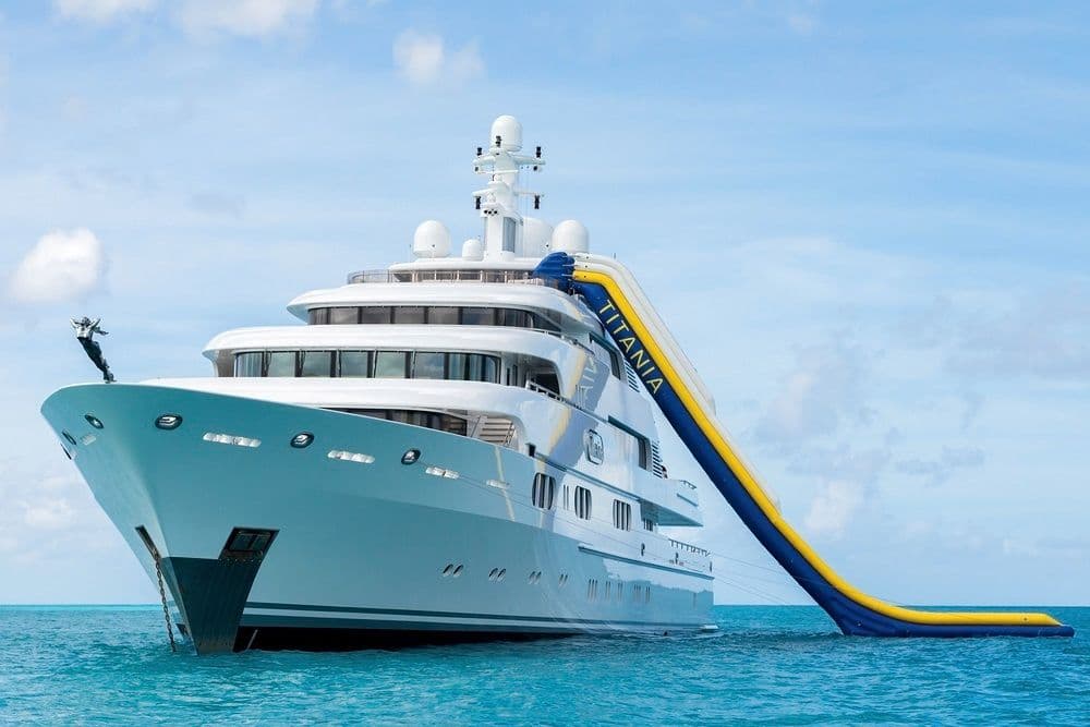titania-exterior-waterslide-watertoy