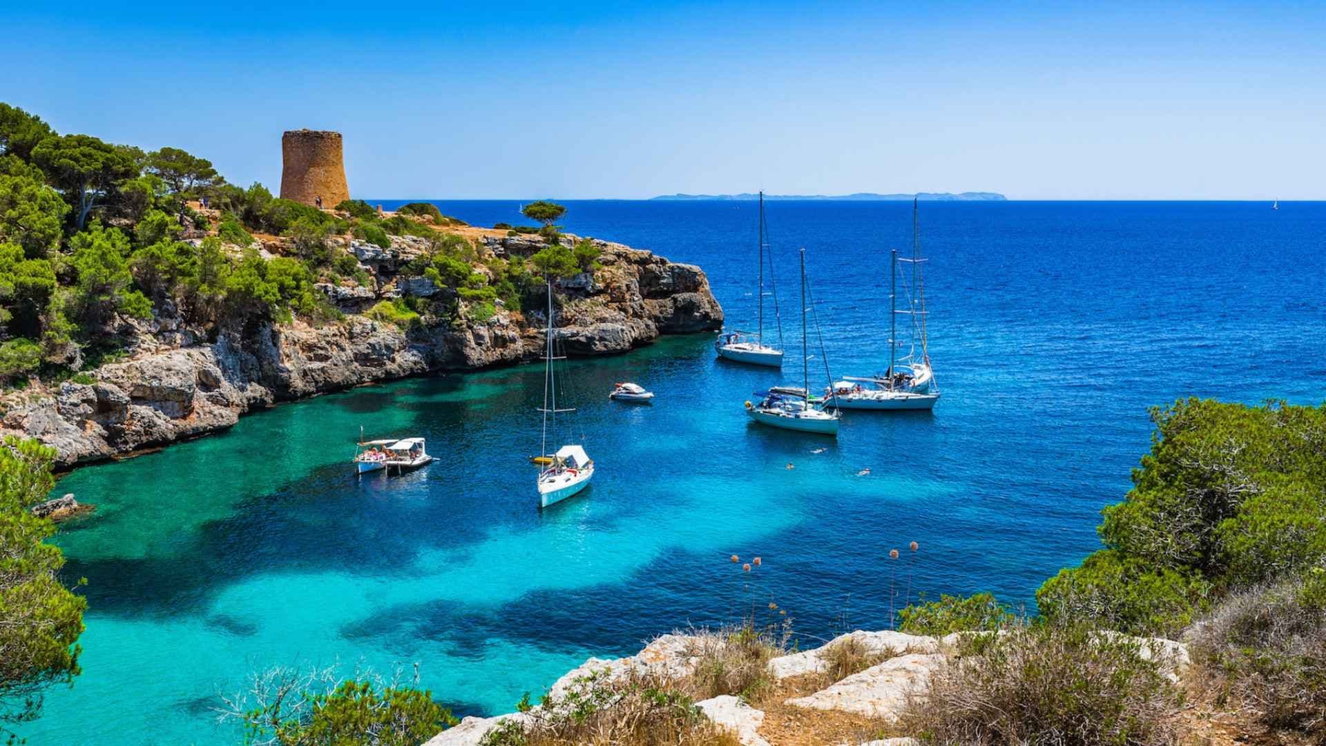 cala-pi-boats-moored