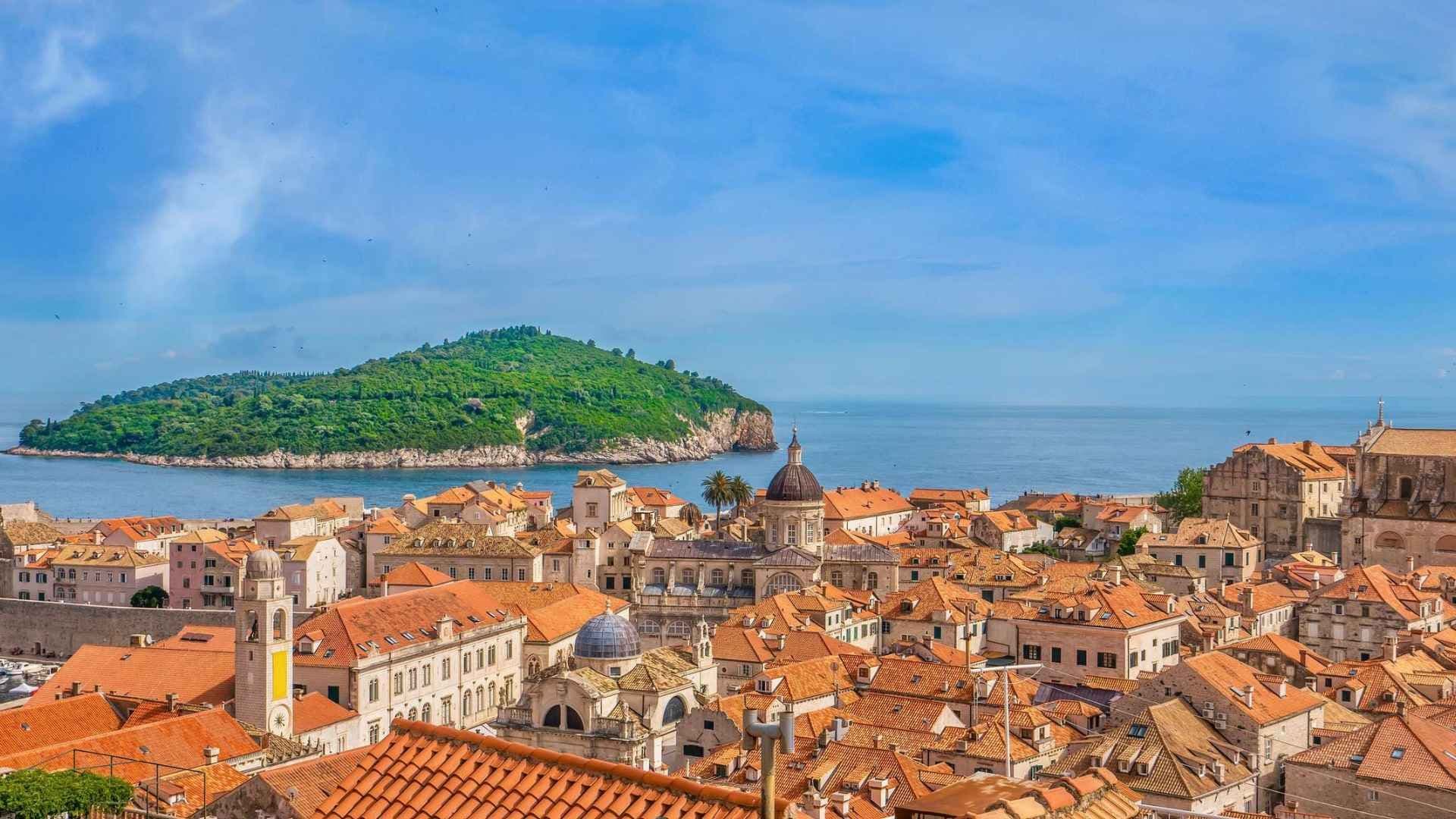 dubrovnik-town-with-island