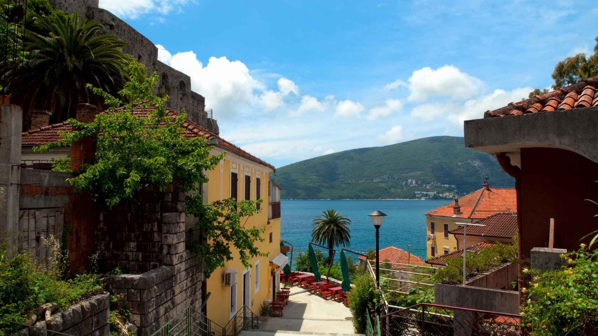 herceg-novi-street