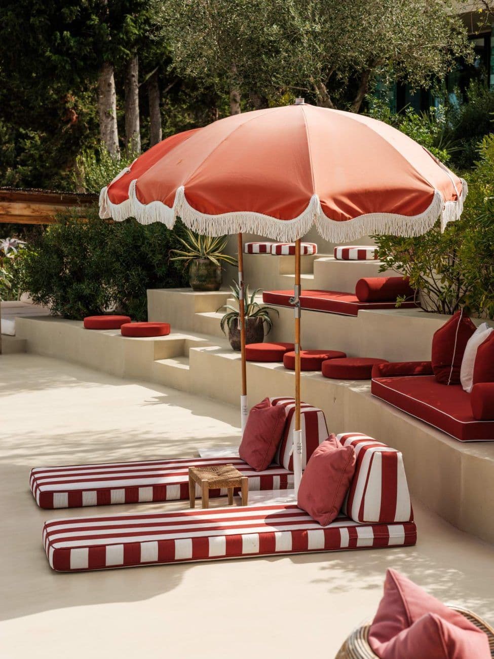 paxos-villa-pool-sunbeds