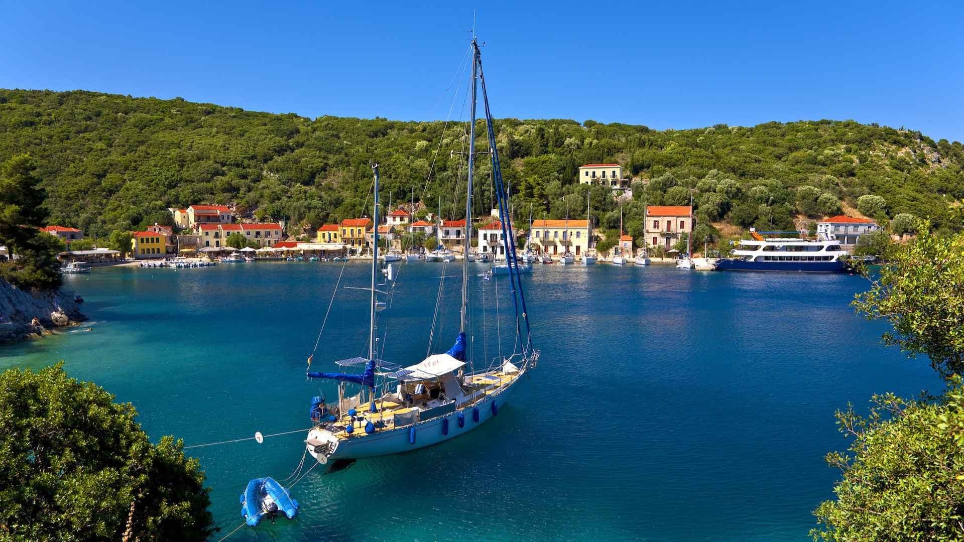 kefalonia-frikes-greece-boat-anchored