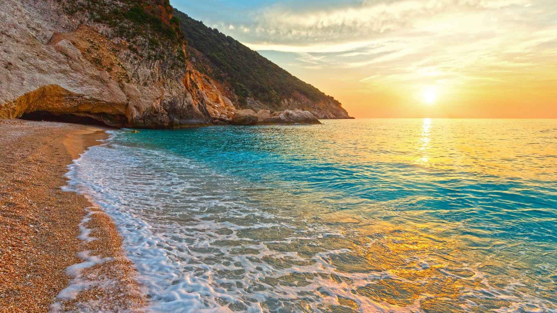 myrtos-beach-at sunset