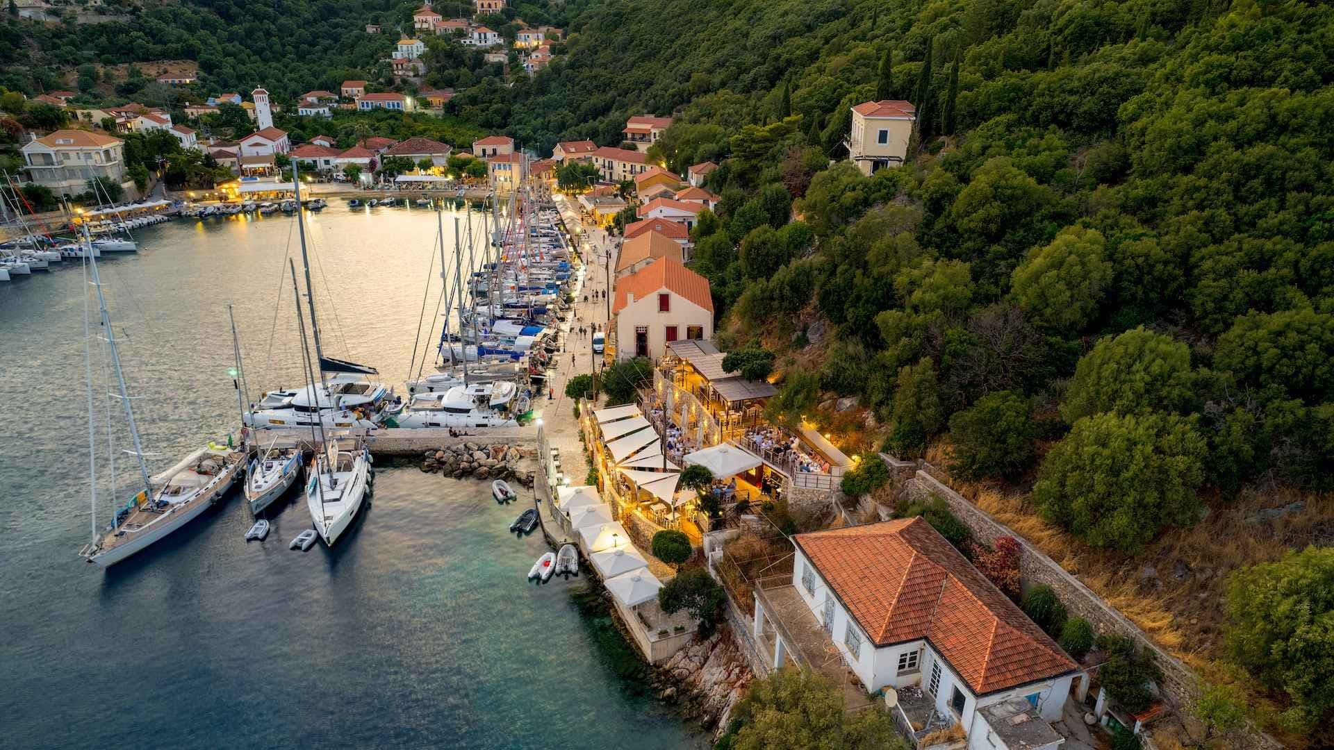 aerial-view-of-lizzys-bar-kioni-village-greece