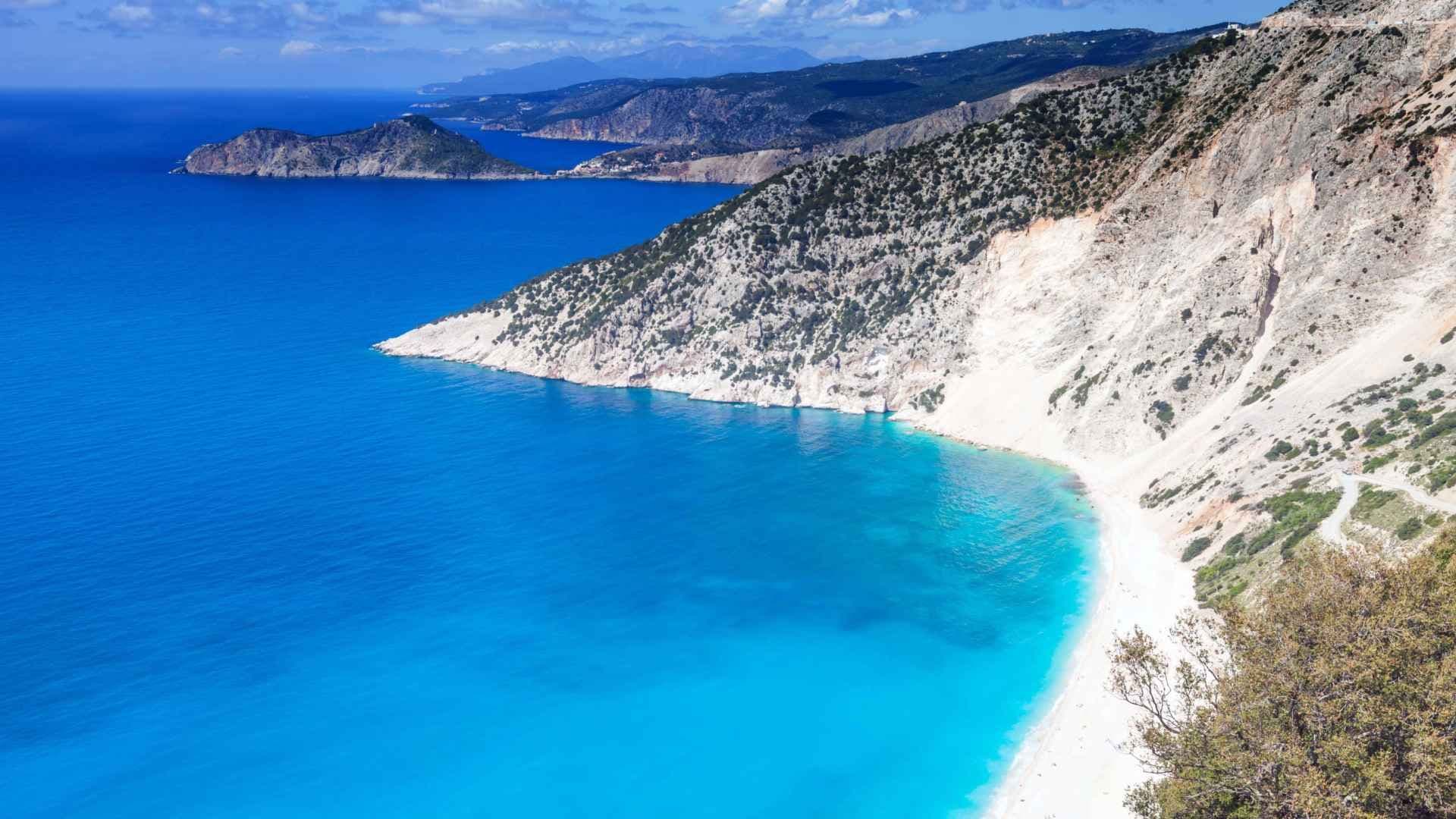 lefkas-myrtos-beach