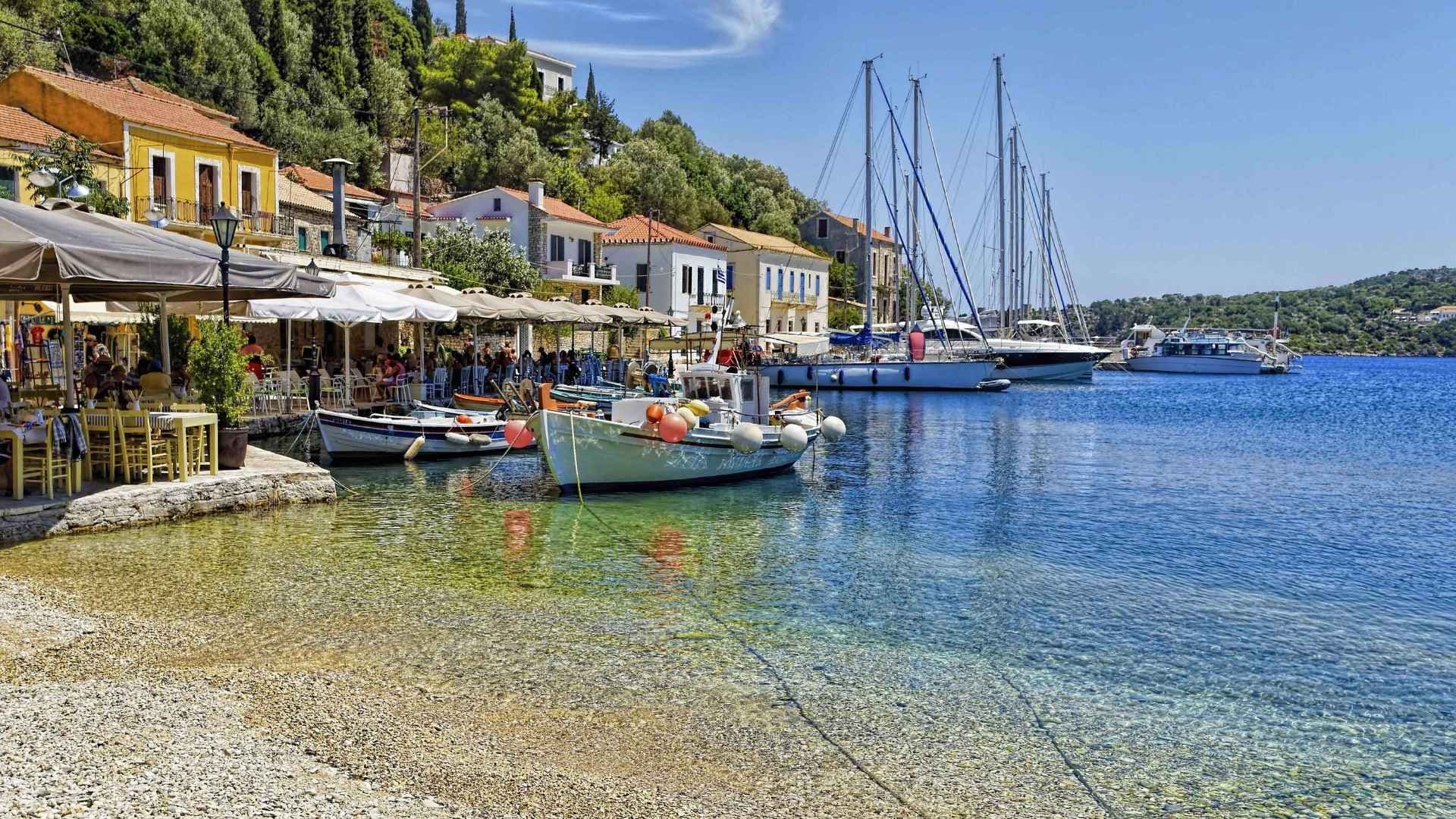 lefkas kioni harbour