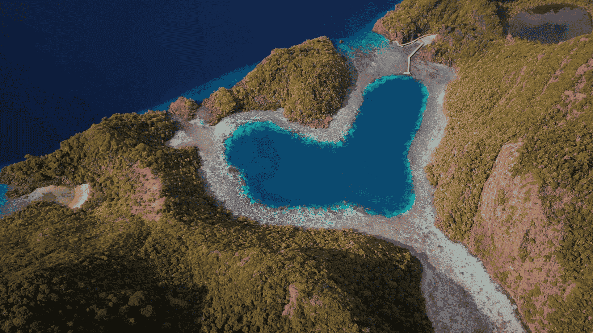 misool love heart