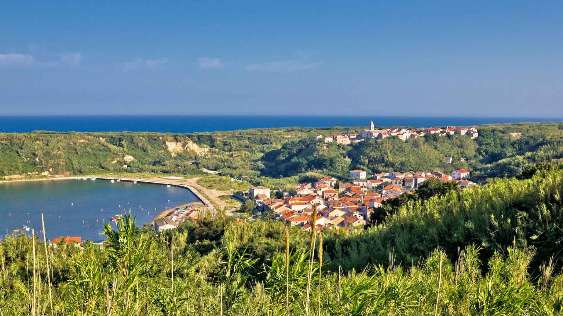 susak-sandy-bay-croatia