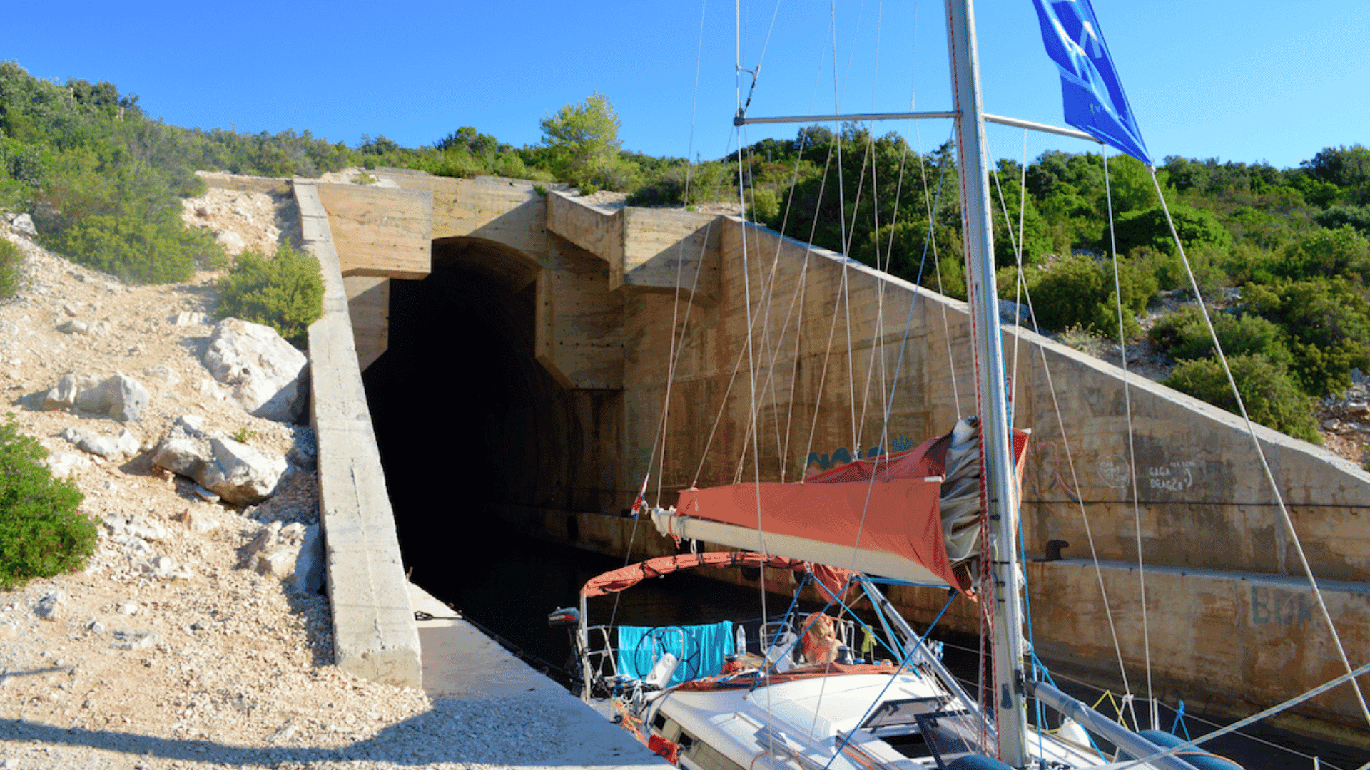 croatia-submarine-cave