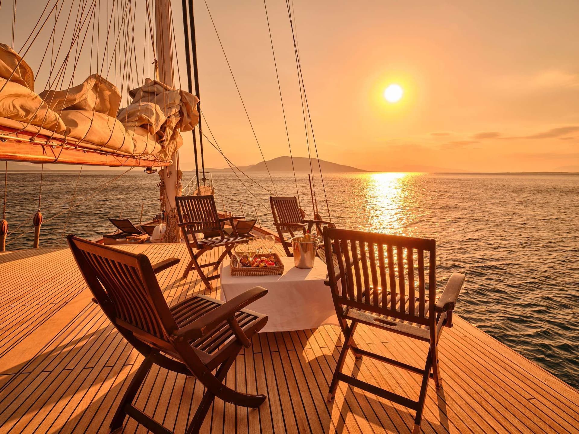myra-gulet-exterior-sunset