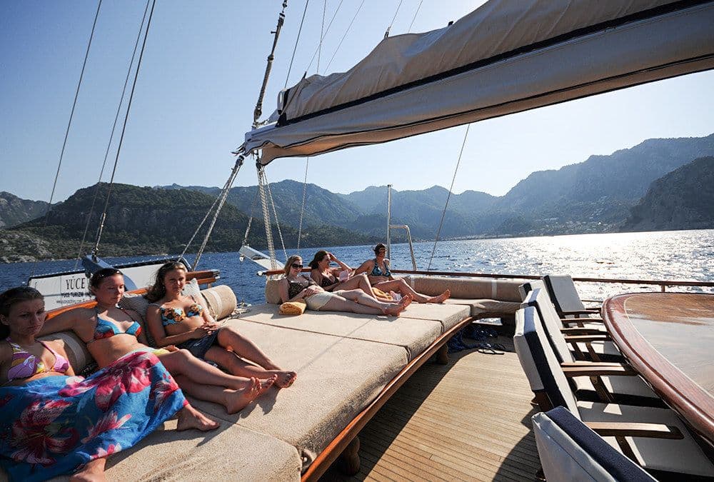 gulet-guests-on-sundeck