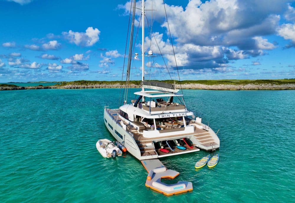twin-flame-crewed-cat-bvi-watertoys