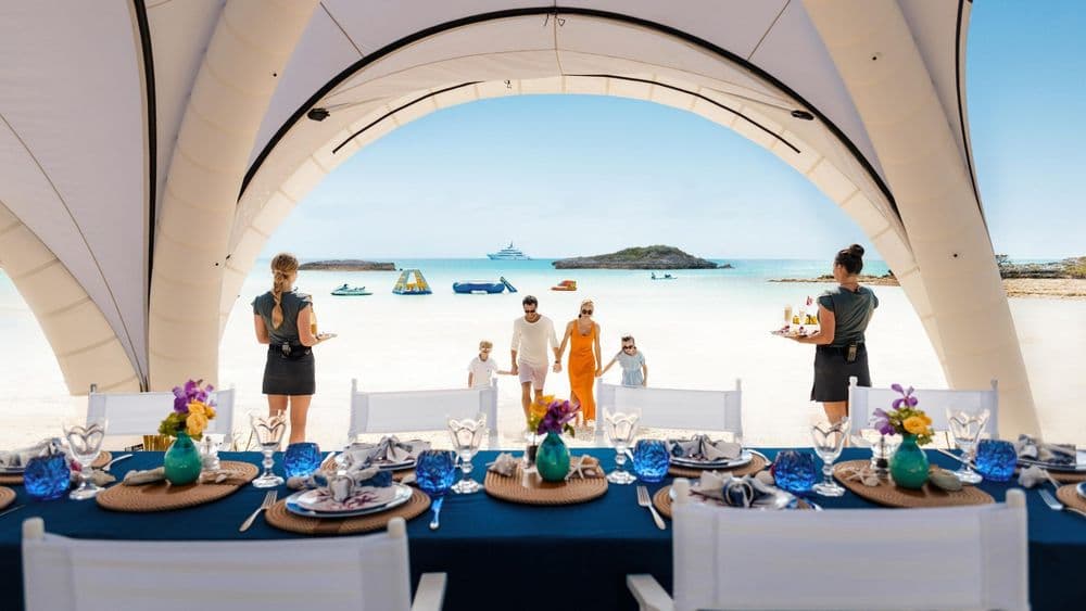 Cloud 9 Beach Dining Set-up