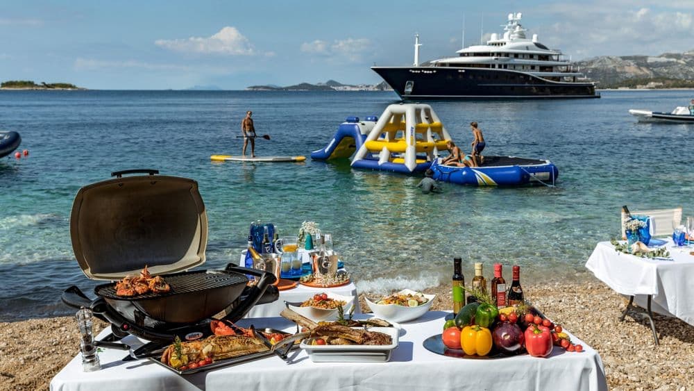 Superyacht Cloud 9 beach bbq water toys