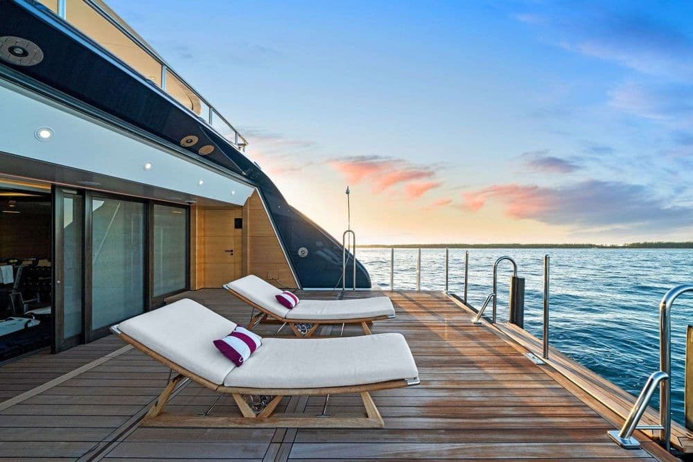 amaryllis beach club deck chairs