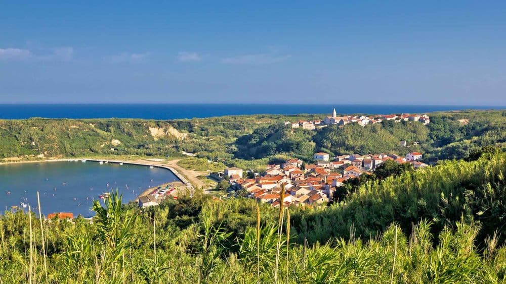 susak-sandy-bay-croatia