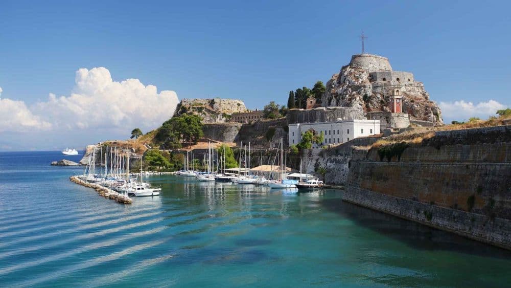 corfu-fortress-yachts-moored-in-bay
