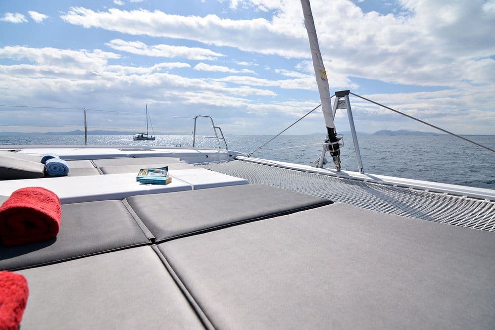 dufour-48-catamaran-exterior-sundeck