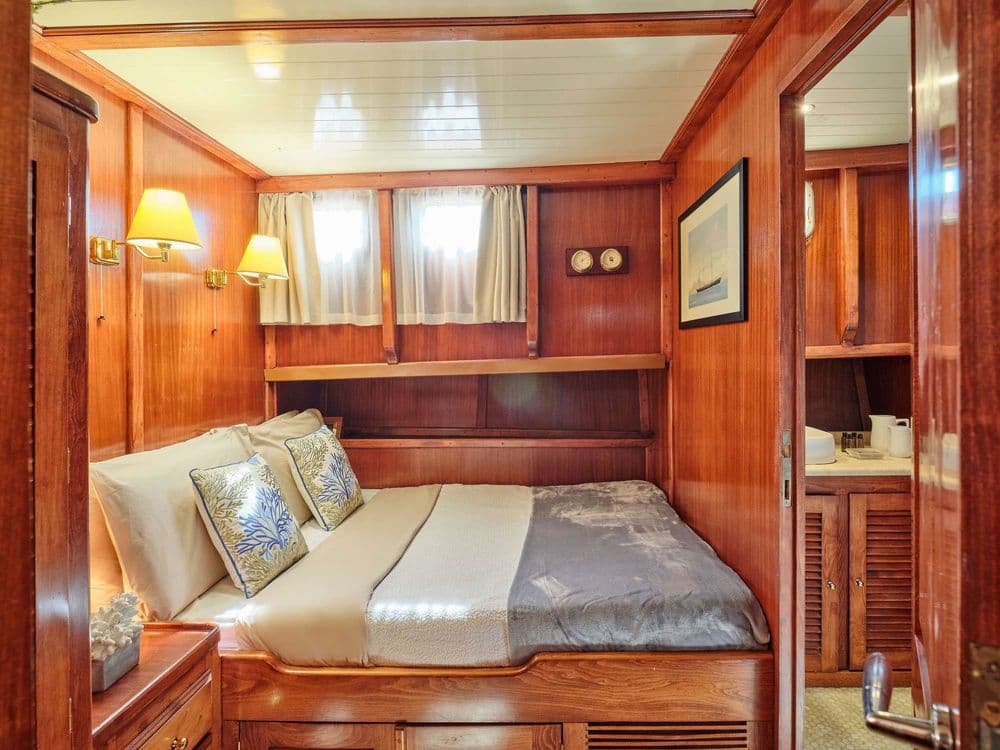 myra-gulet-interior-cabin