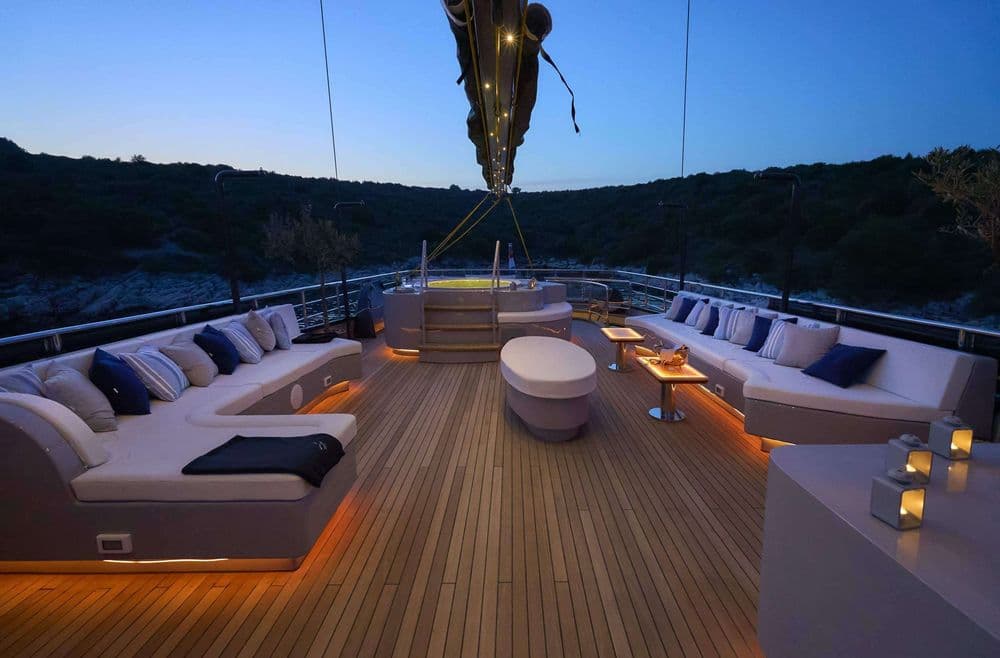 rara-avis-gulet-sundeck-at-dusk