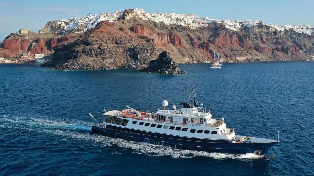 callisto-exterior-cruising