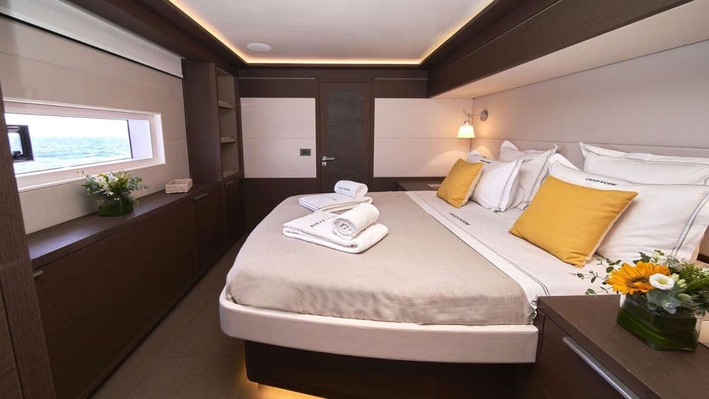 crazy-horse-interior-cabin