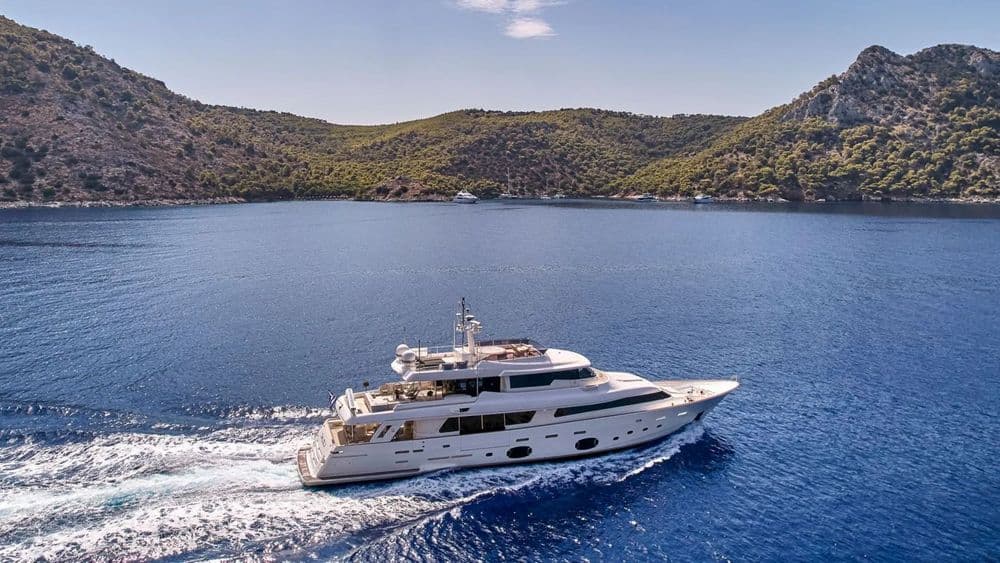 daloli-exterior-cruising