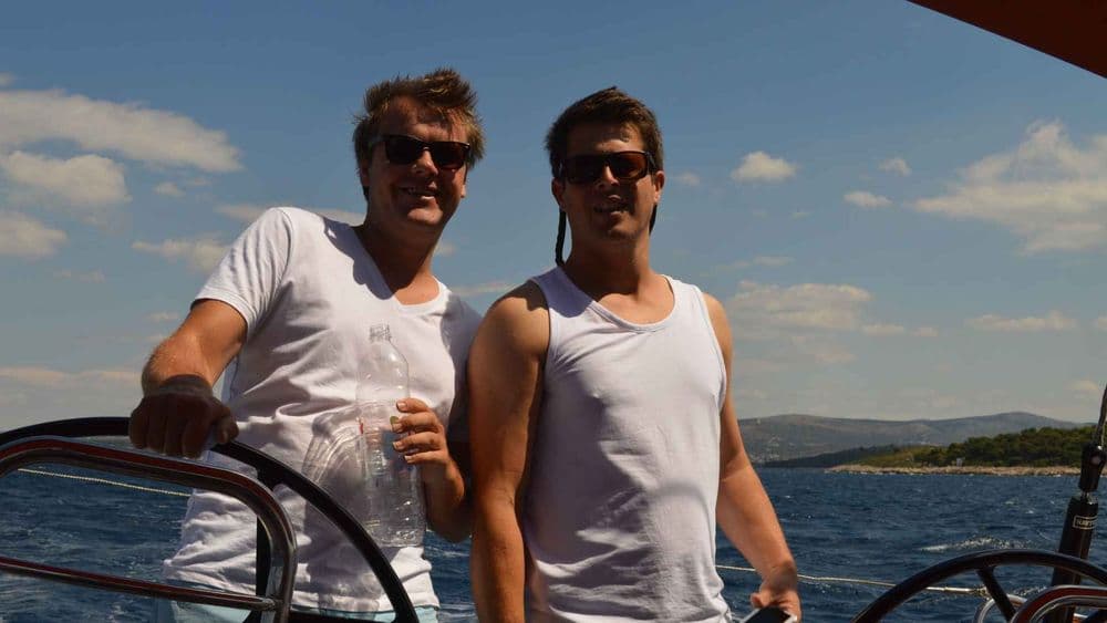 simon-helm-sailing
