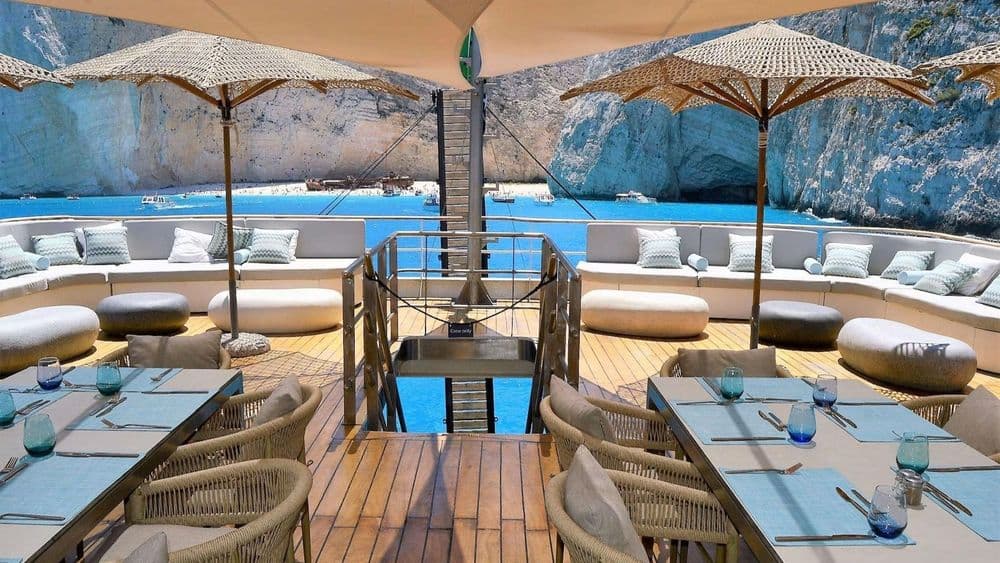 elysium-exterior-dining