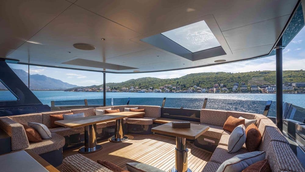 haze-ii-exterior-aft-deck