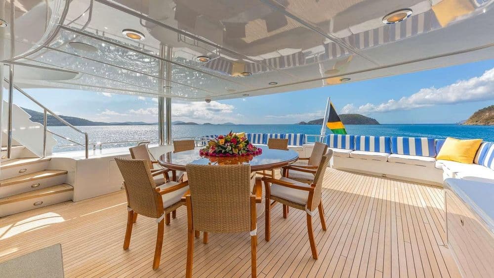 king-of-fun-exterior-aft-deck