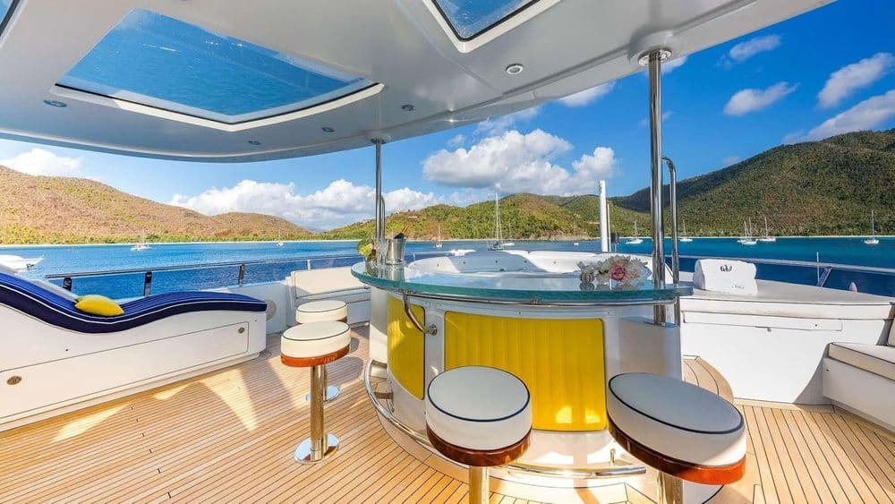 king-of-fun-exterior-jacuzzi