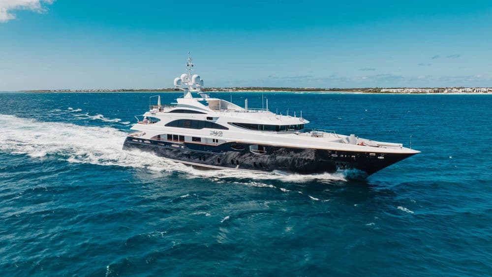 lady-b-exterior