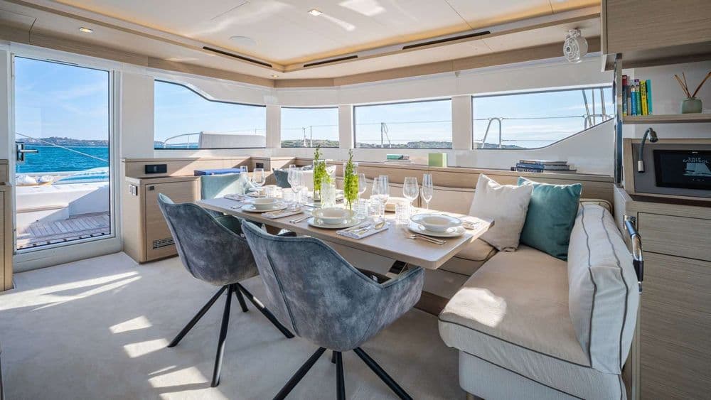 lady-m-interior-dining