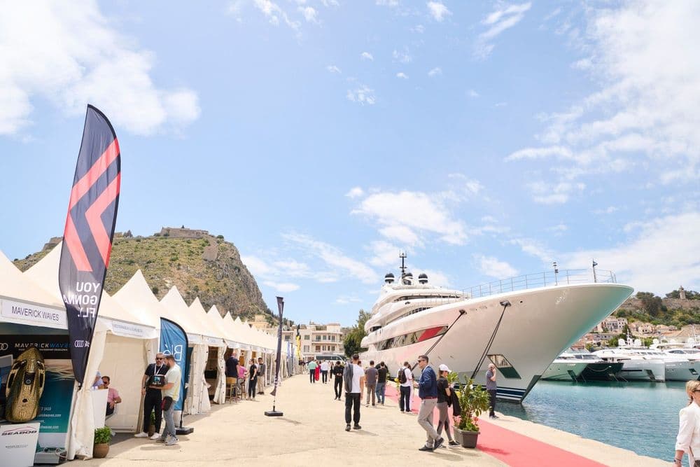 medys yacht in napflion