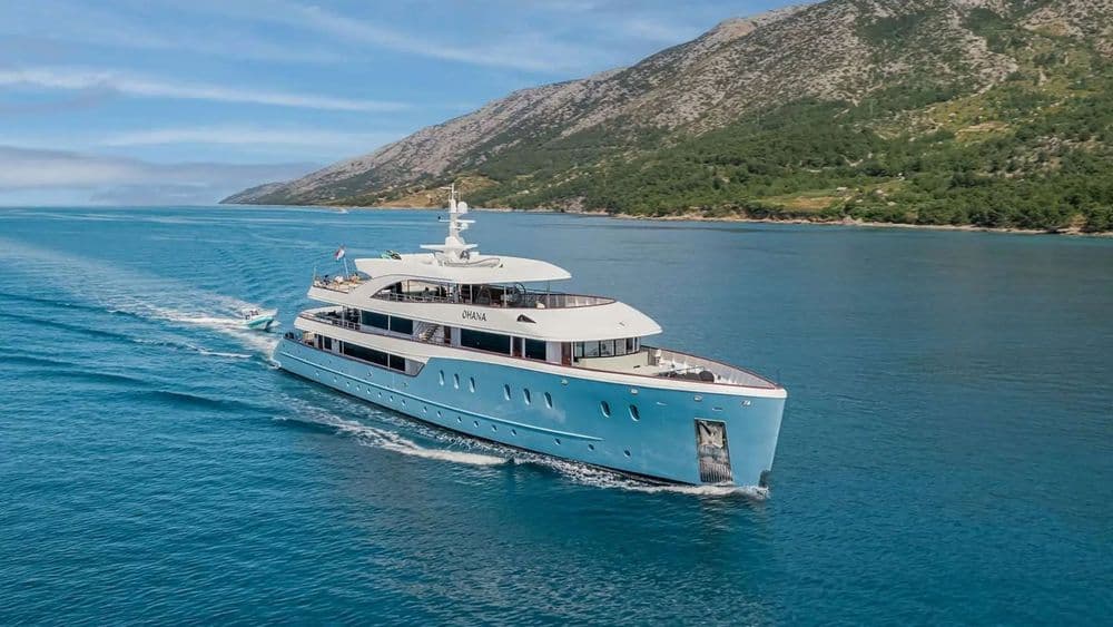 ohana-exterior-cruising