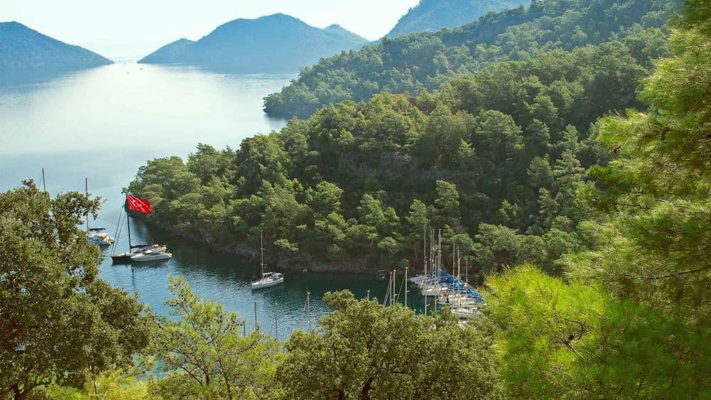 turkey-gocek-yachts-anchored