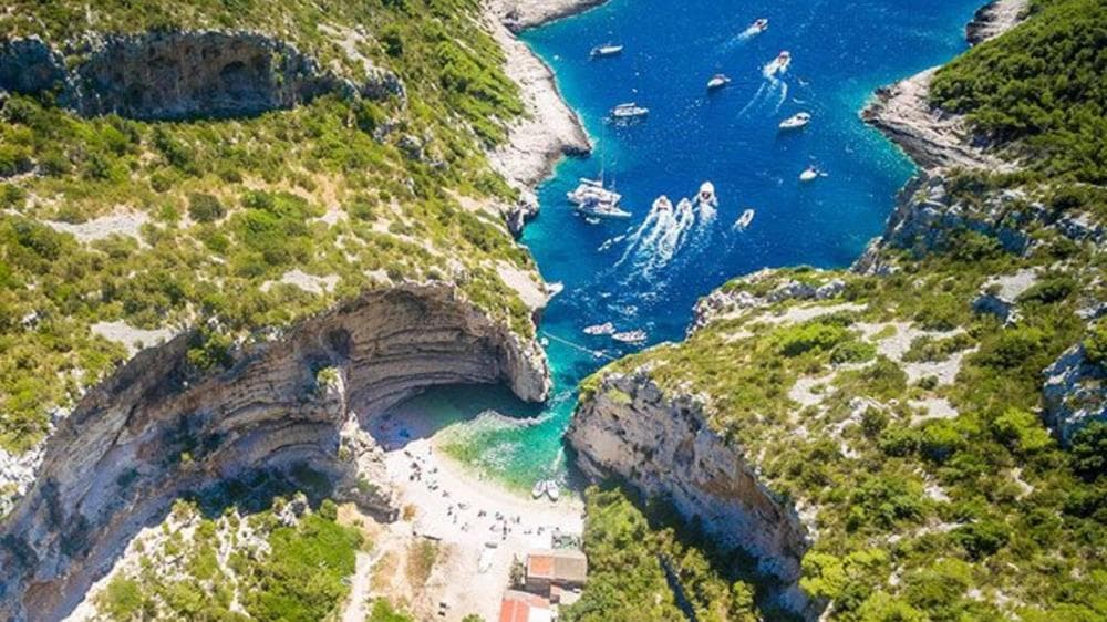 vis island aerial shot