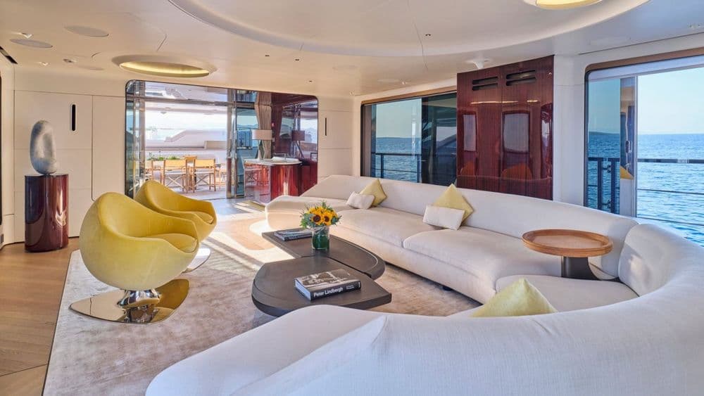 volo-mare-interior-saloon