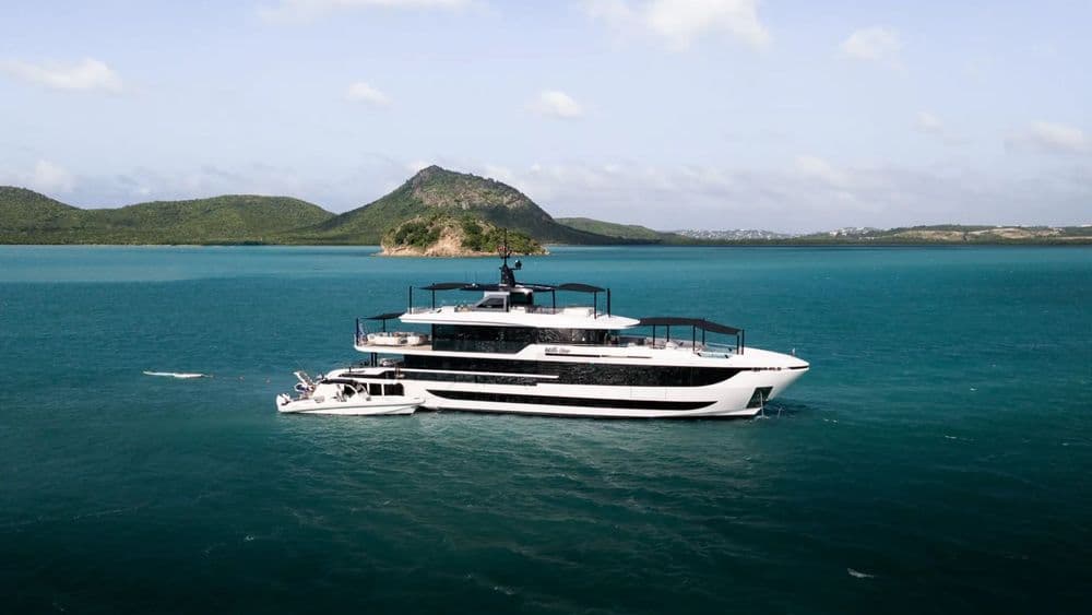 white-star-exterior