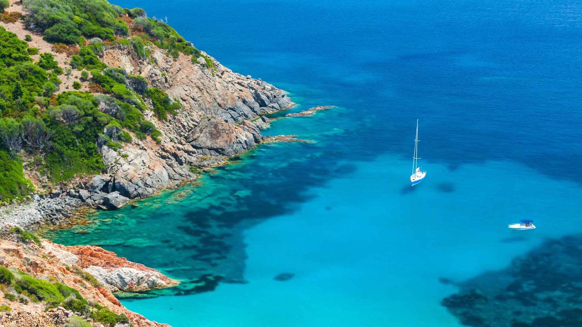 south-of-france-boats-anchored
